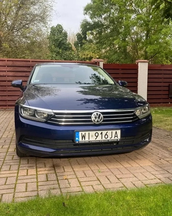 Volkswagen Passat cena 73900 przebieg: 99600, rok produkcji 2019 z Warszawa małe 596